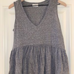 gray tank top